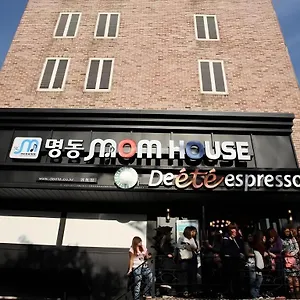 Hotel Myeongdong Mom House **