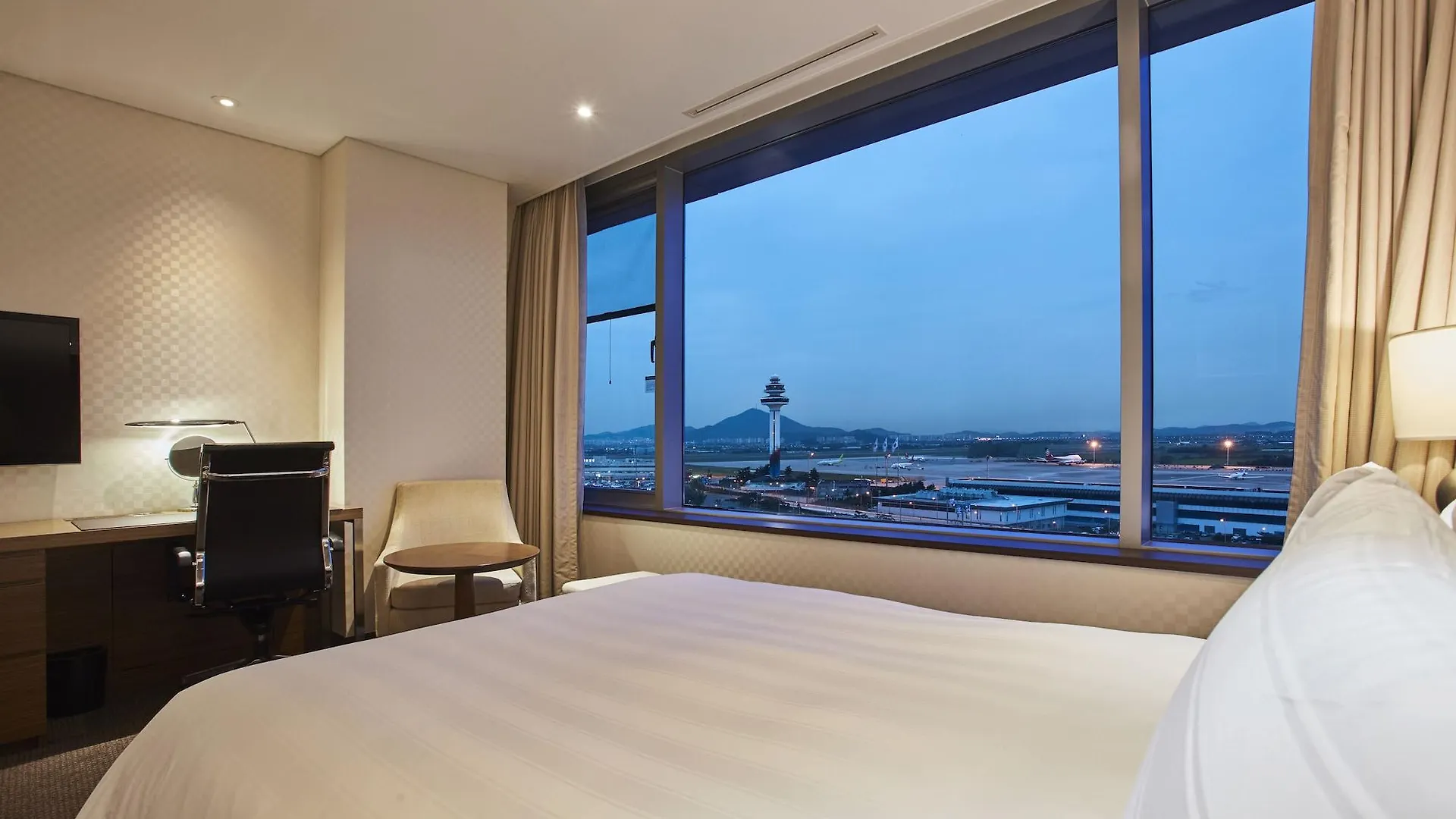 Lotte City Hotel Gimpo Airport Seoul 3*,  South Korea